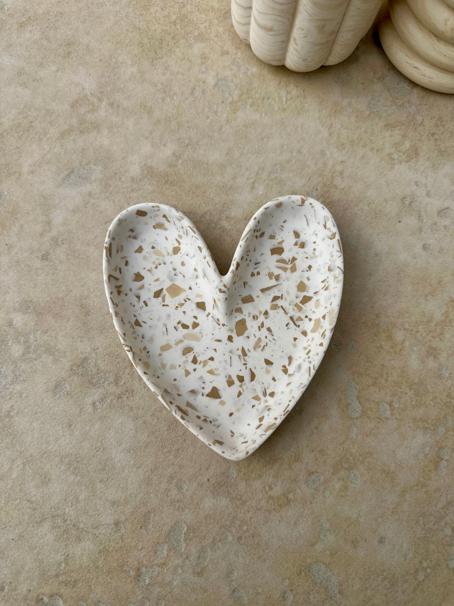 Coupelle vide-poches coeur terrazzo beige