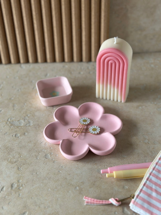 Trio La vie en Rose avec deux coupelles et une bougie arche bicolore rose