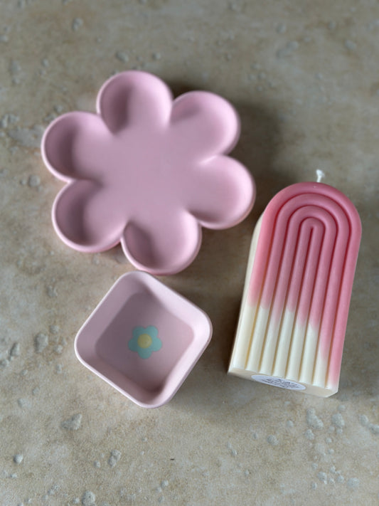 Trio La vie en Rose avec deux coupelles et une bougie arche bicolore rose