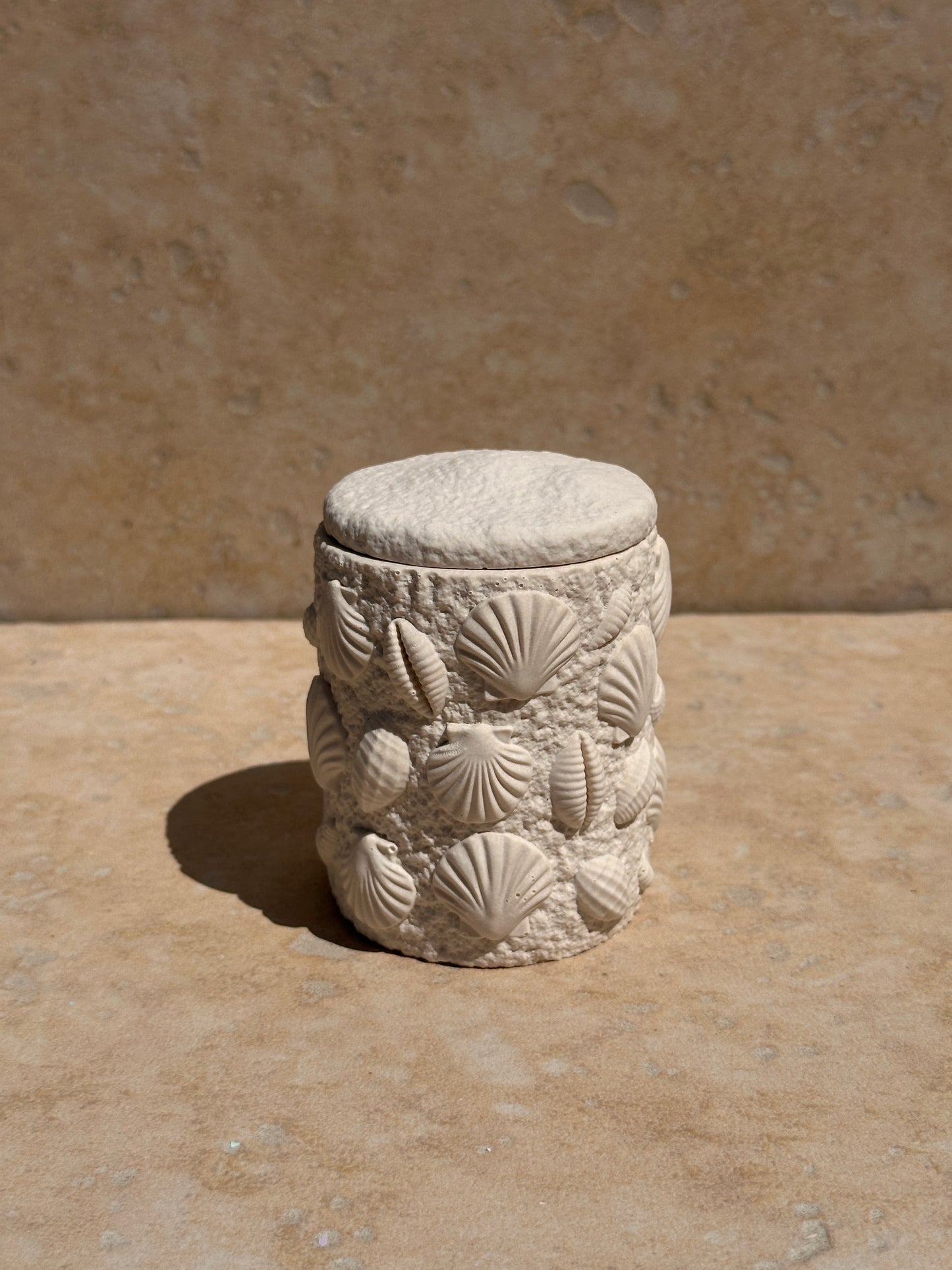Coralie pot coquillage relief