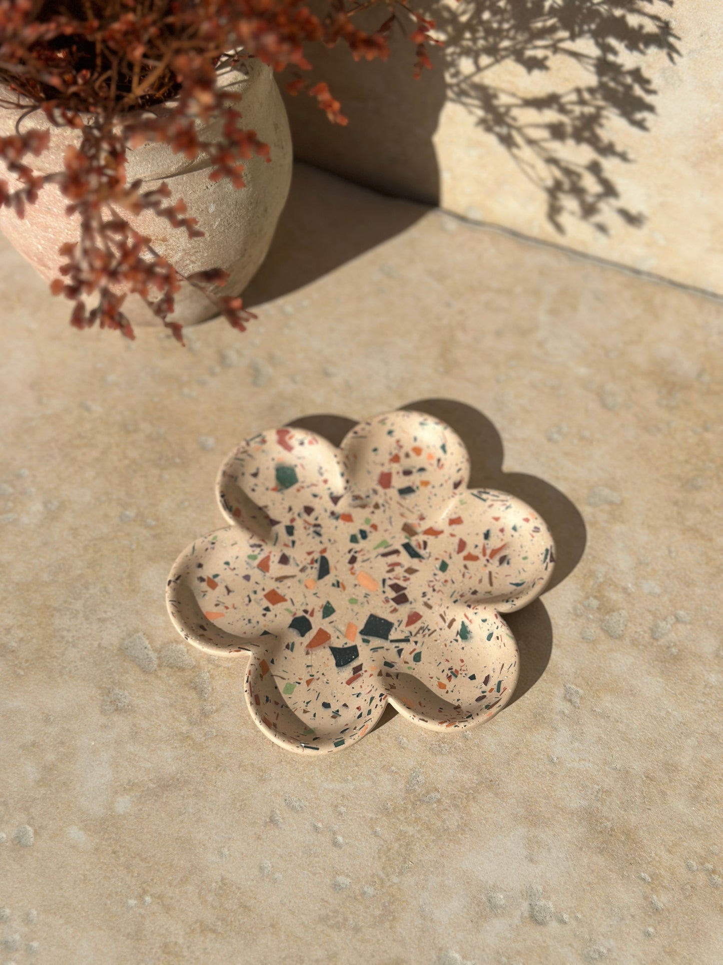 Coupelle à bijoux Fleur fond beige Terrazzo automnale collection Écats d'Automne