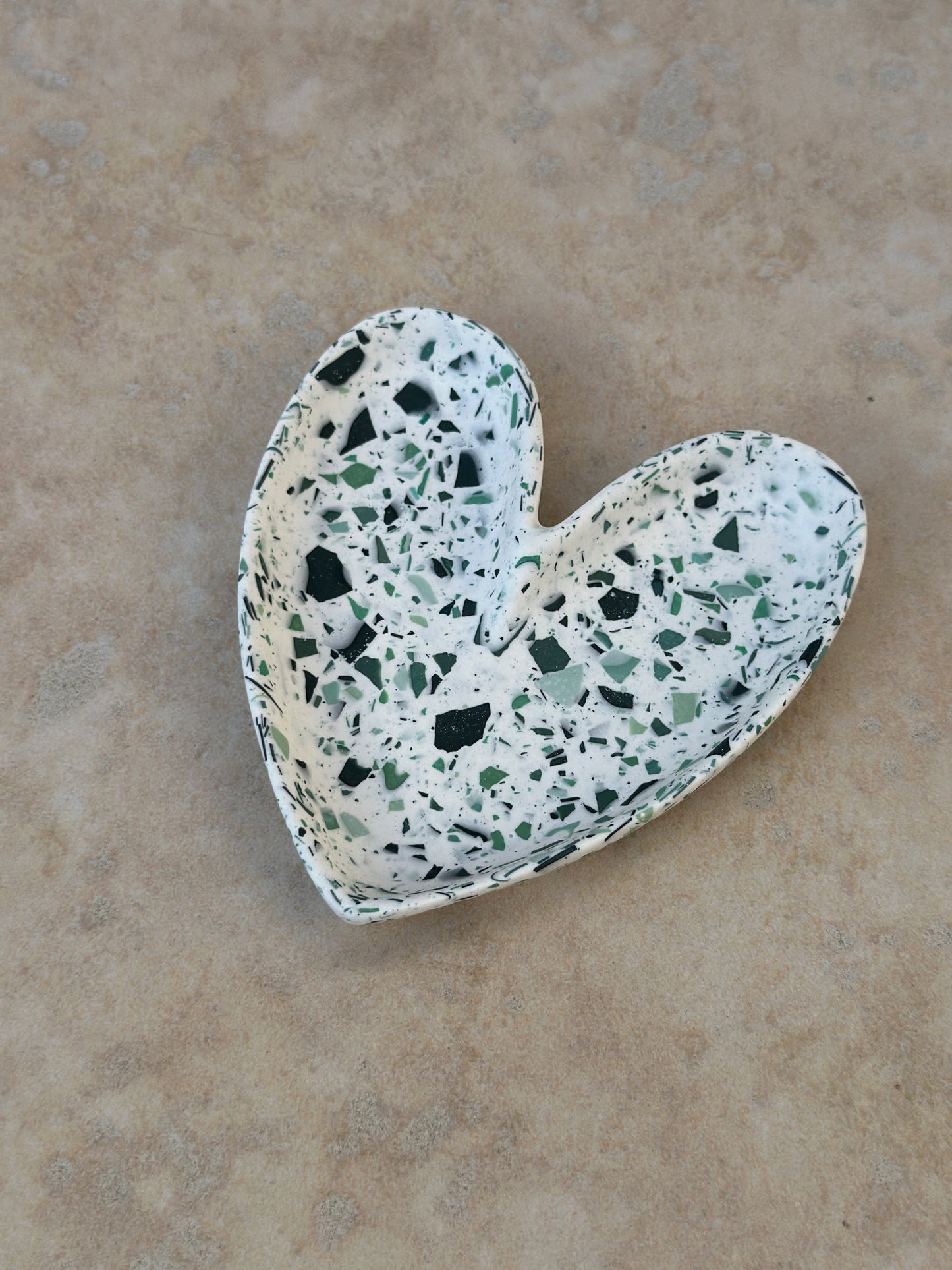 Coupelle à bijoux cœur Terrazzo nuances de verts