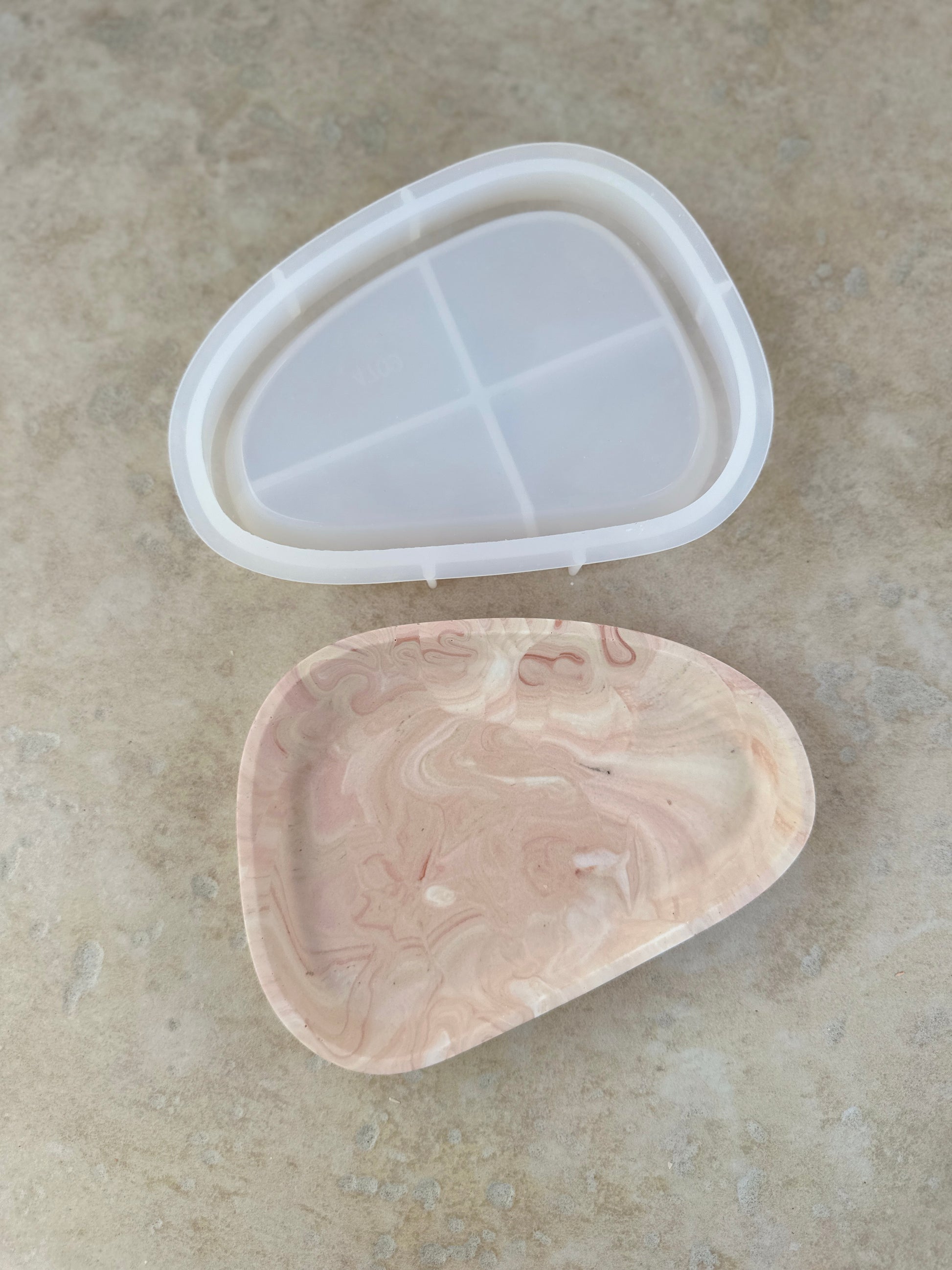 Moule silicon moyen plateau asymétrique pour résine