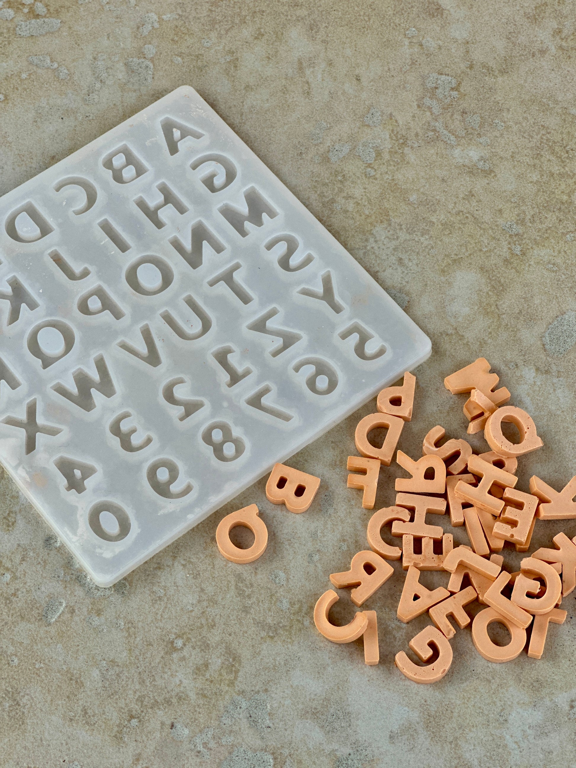 Moule silicone lettres Jesmonite