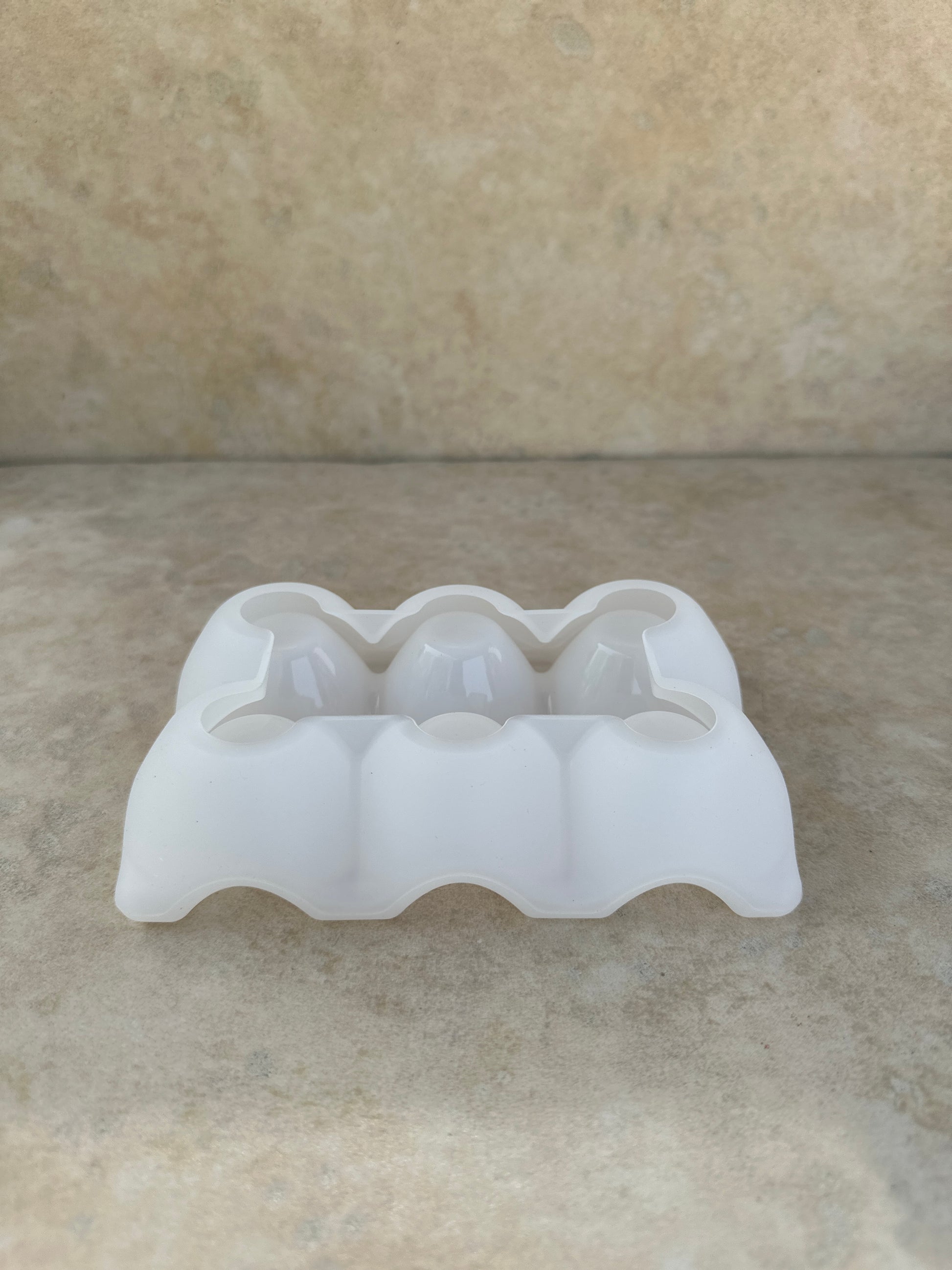 Moule silicone pour création en résine range-œufs