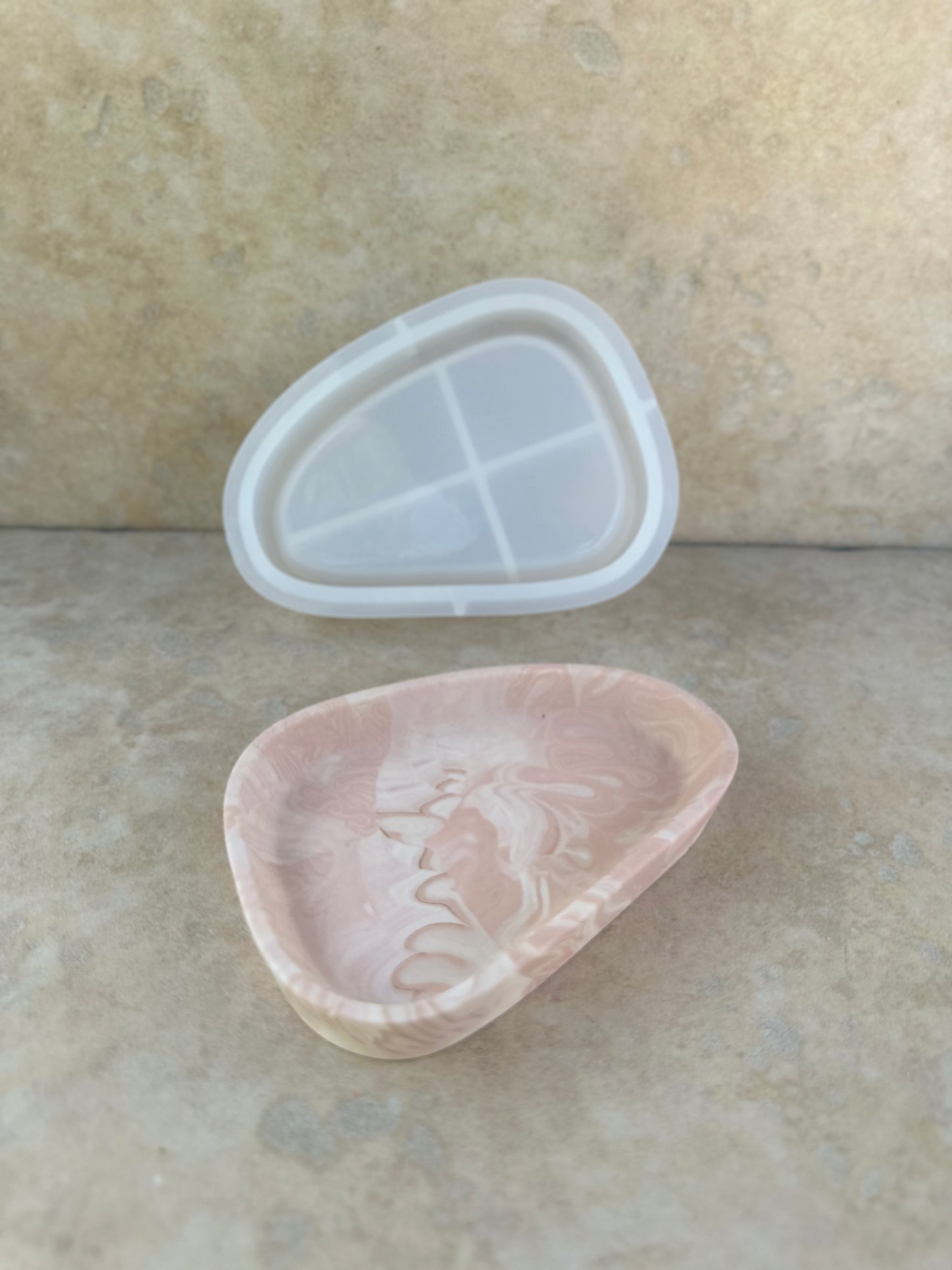 Petit moule silicone ovale asymétrique