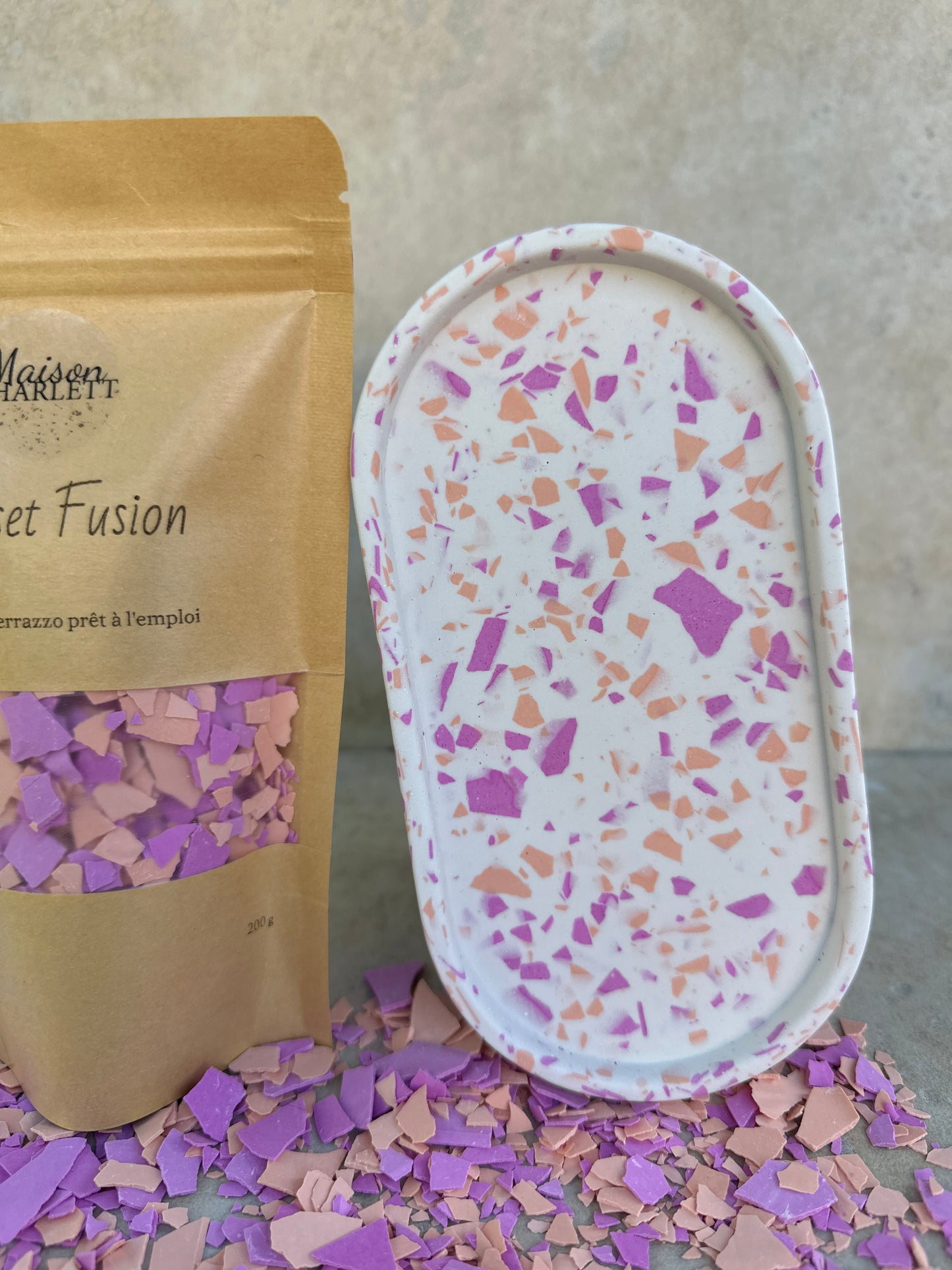 Plateau Sunset Fusion fabriqué avec du terrazzo prêt à l'emplo