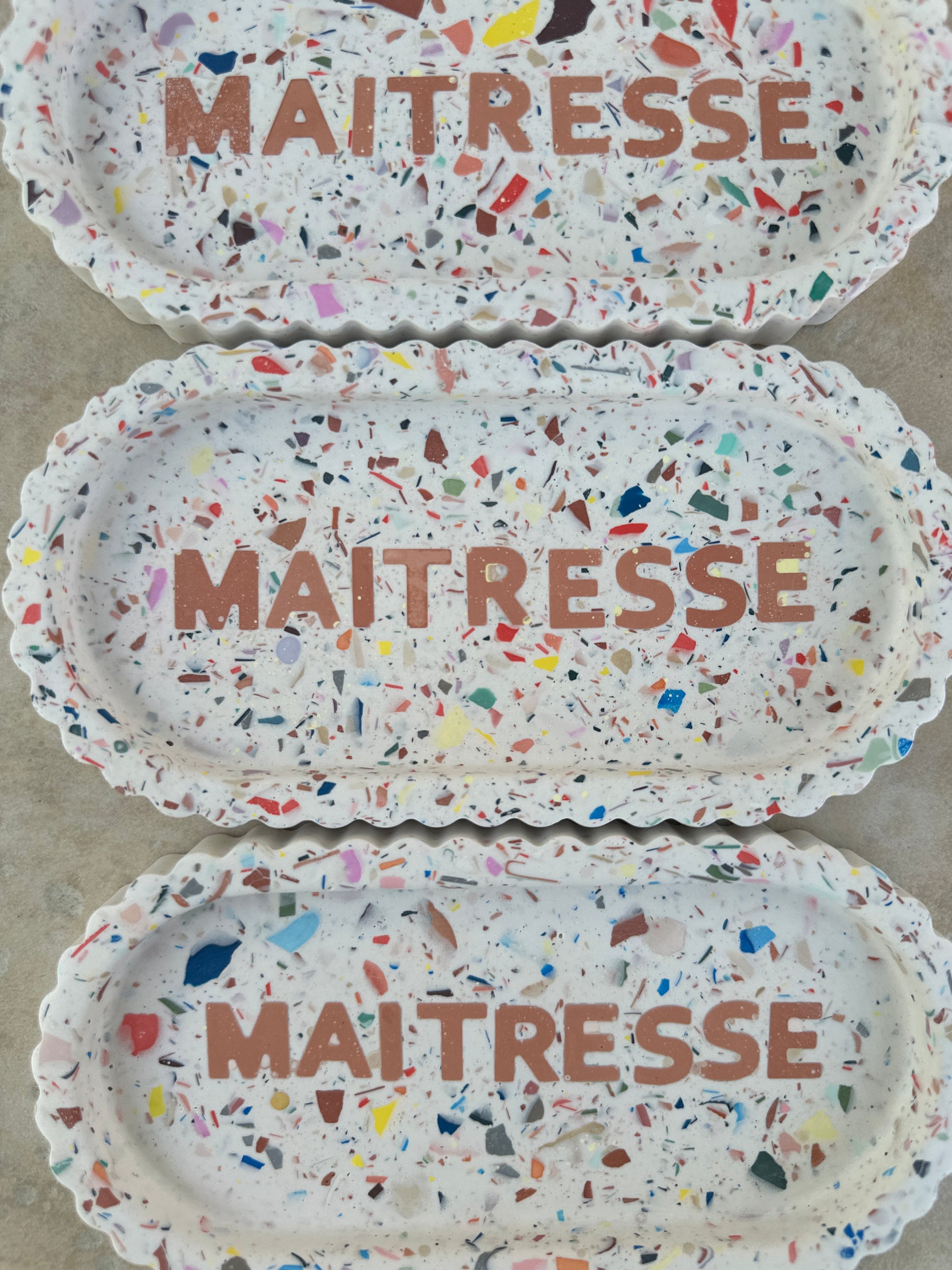 Plateaux Maîtresse bord ondulé