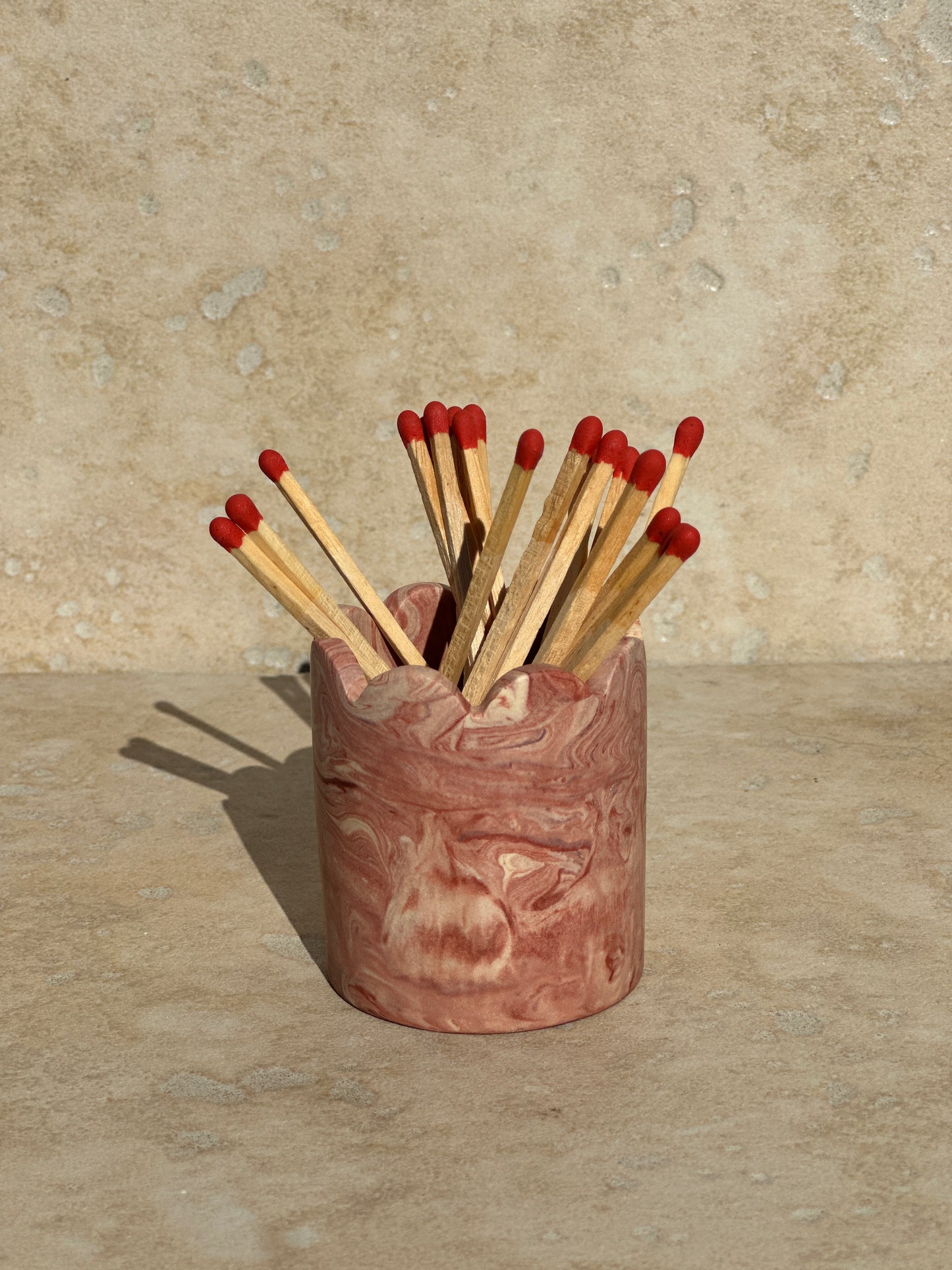 Pot allumettes marbré bordeaux et beige