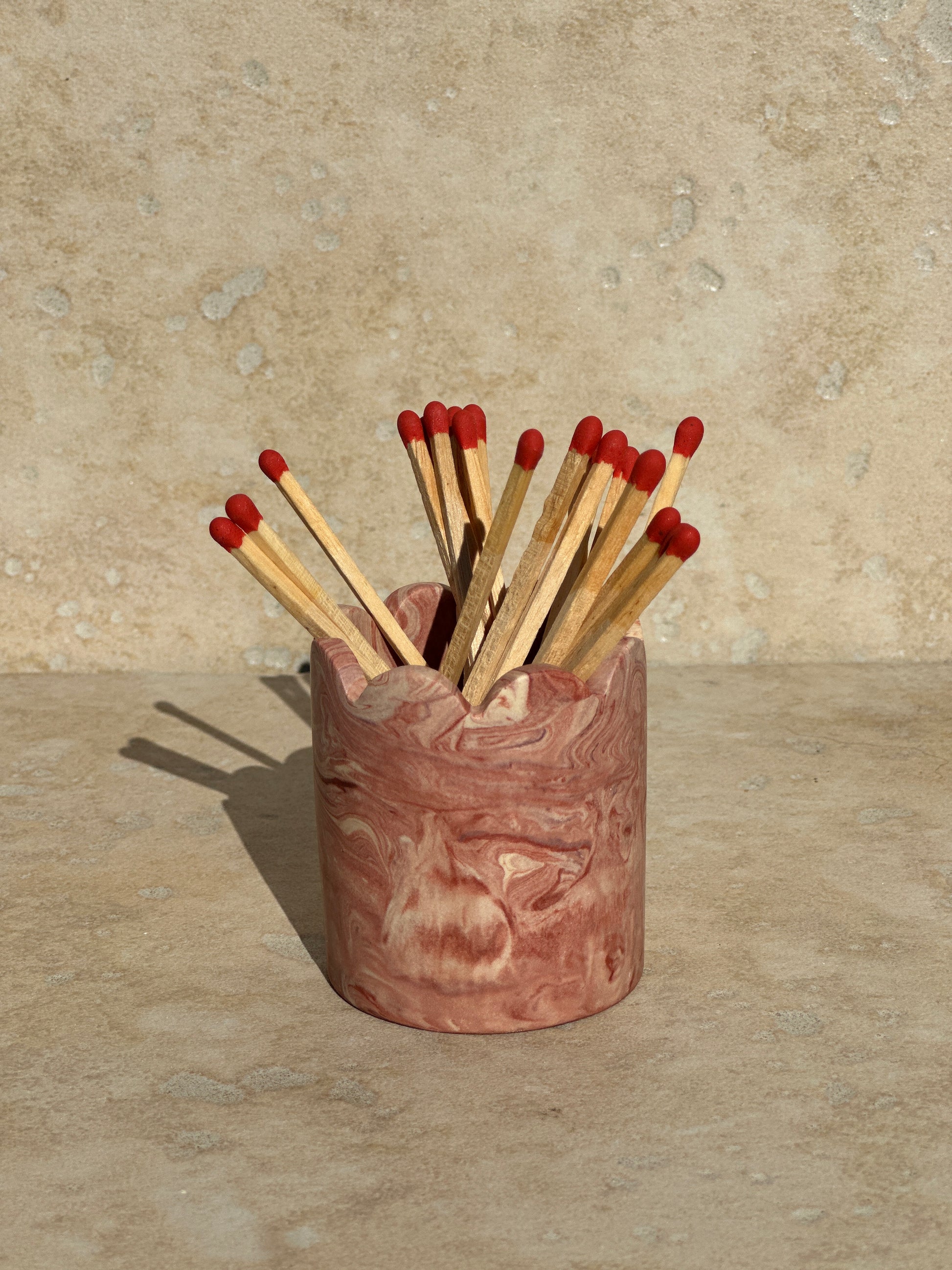 Pot allumettes marbré bordeaux et beige