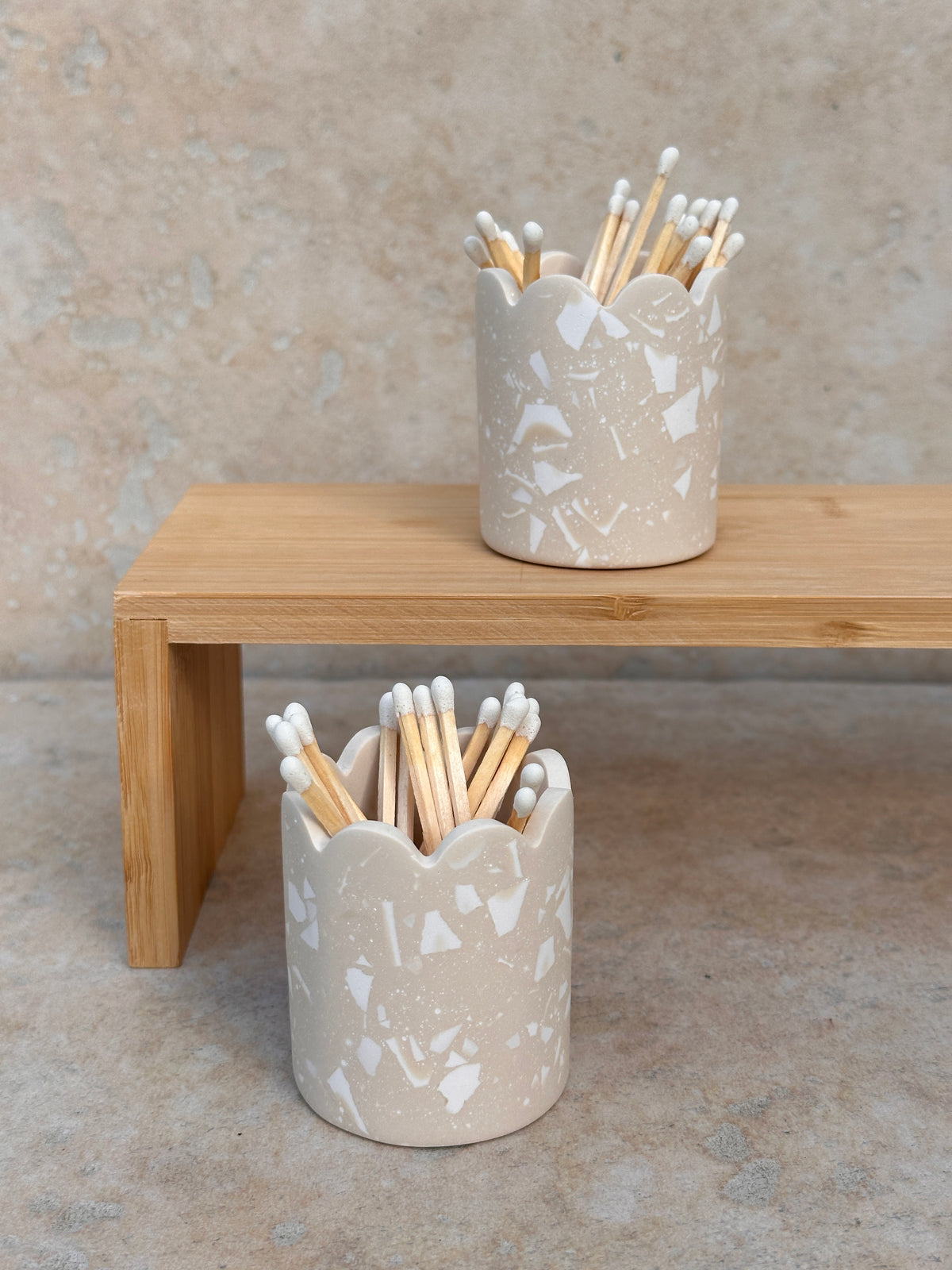 Pot beige terrazzo blanc & allumettes